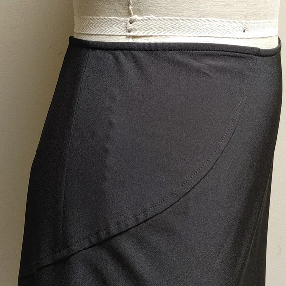 JÖN Black Pointed Hem Skirt 4 - Picture 7 of 10